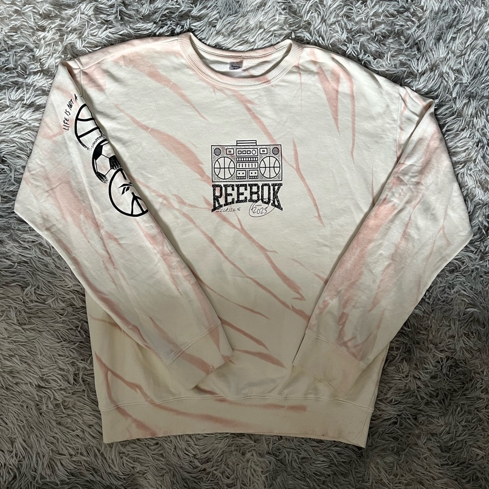 Reebok Men's Graphic Crewneck Sweater in Pink and White